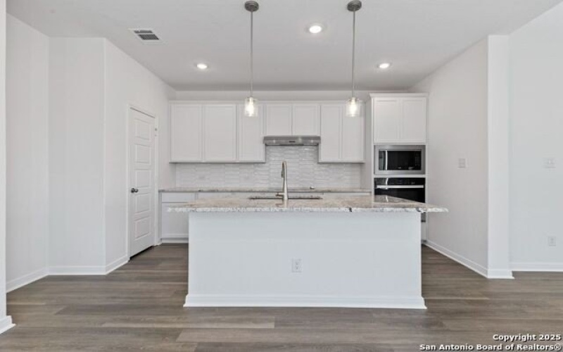 128 Heidi Hill, Castroville, TX 78009, 4 Bedrooms Bedrooms, ,3 BathroomsBathrooms,Residential,For Sale,128 Heidi Hill,1832696