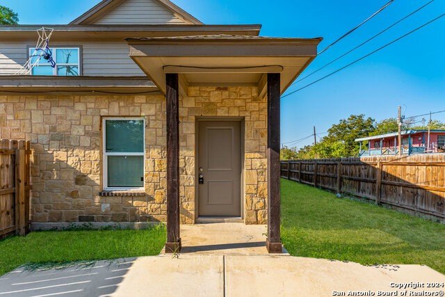 401 AUBREY ST, Natalia, TX 78059, ,5 BathroomsBathrooms,Residential Multi Family,For Sale,401 AUBREY ST,0,1816921