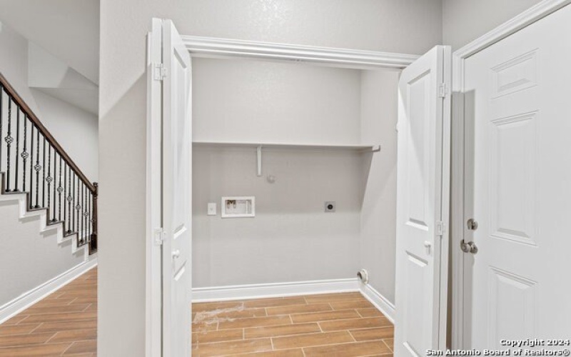 401 AUBREY ST, Natalia, TX 78059, ,5 BathroomsBathrooms,Residential Multi Family,For Sale,401 AUBREY ST,0,1816921
