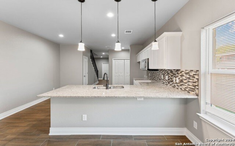 401 AUBREY ST, Natalia, TX 78059, ,5 BathroomsBathrooms,Residential Multi Family,For Sale,401 AUBREY ST,0,1816921