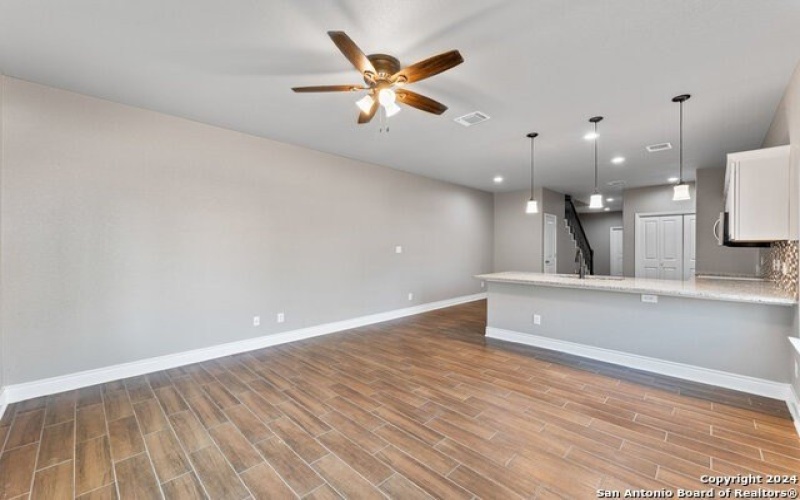 401 AUBREY ST, Natalia, TX 78059, ,5 BathroomsBathrooms,Residential Multi Family,For Sale,401 AUBREY ST,0,1816921