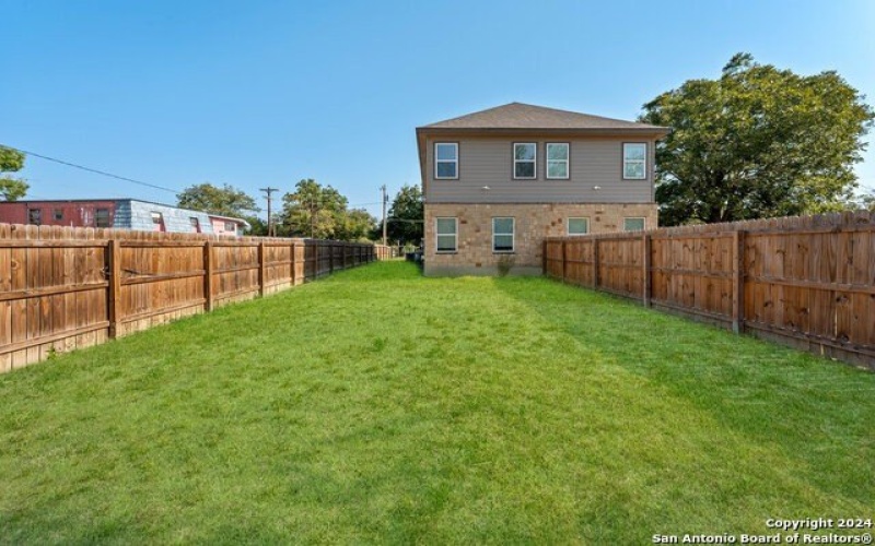 401 AUBREY ST, Natalia, TX 78059, ,5 BathroomsBathrooms,Residential Multi Family,For Sale,401 AUBREY ST,0,1816921