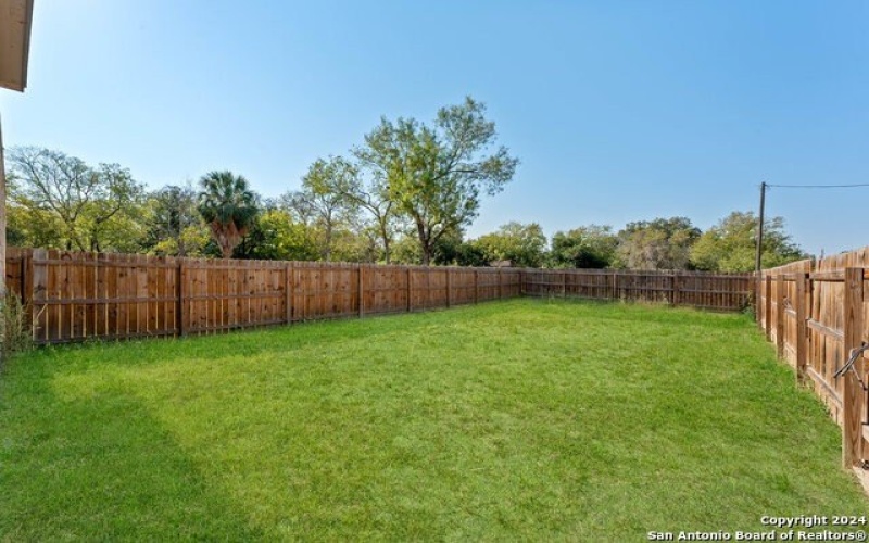 401 AUBREY ST, Natalia, TX 78059, ,5 BathroomsBathrooms,Residential Multi Family,For Sale,401 AUBREY ST,0,1816921