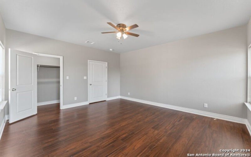 401 AUBREY ST, Natalia, TX 78059, ,5 BathroomsBathrooms,Residential Multi Family,For Sale,401 AUBREY ST,0,1816921