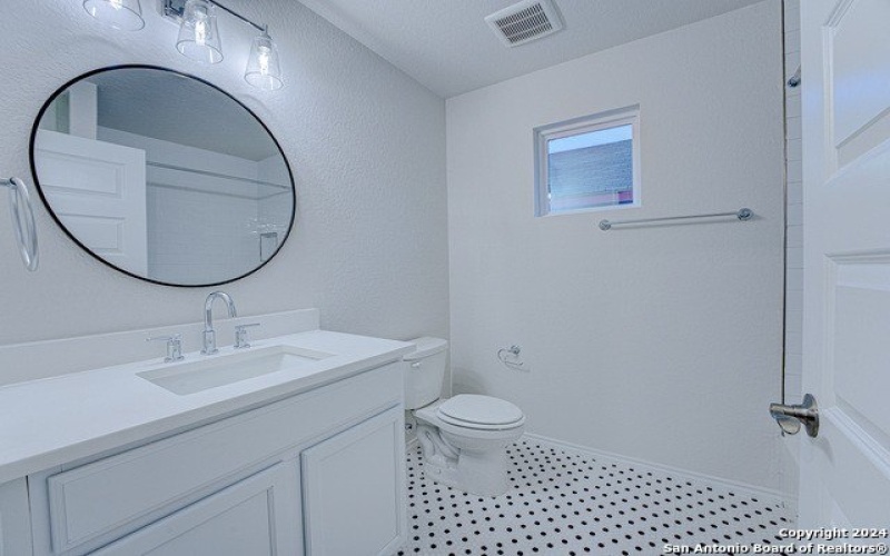 631 E Carolina St #2, San Antonio, TX 78210-1814, 2 Bedrooms Bedrooms, ,1 BathroomBathrooms,Residential,For Sale,631 E Carolina St,1817708