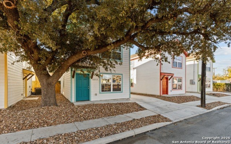 631 E Carolina St #2, San Antonio, TX 78210-1814, 2 Bedrooms Bedrooms, ,1 BathroomBathrooms,Residential,For Sale,631 E Carolina St,1817708