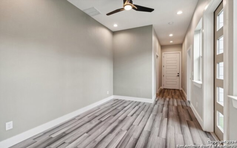 159 E DAVIS CT #102, San Antonio, TX 78209-6342, 3 Habitaciones Habitaciones , ,3 BañosBaños,Residential,En Venta,159 E DAVIS CT,0,1818180
