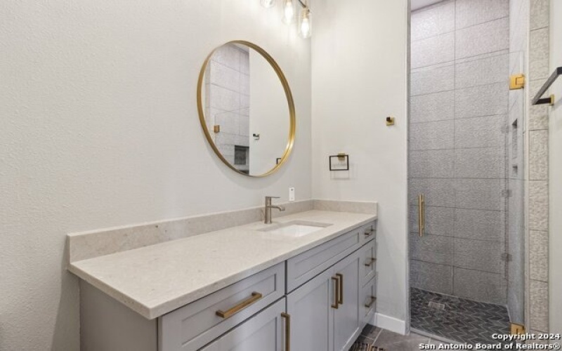159 E DAVIS CT #102, San Antonio, TX 78209-6342, 3 Habitaciones Habitaciones , ,3 BañosBaños,Residential,En Venta,159 E DAVIS CT,0,1818180