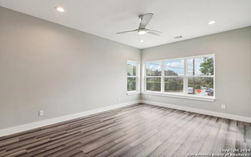 159 E DAVIS CT #102, San Antonio, TX 78209-6342, 3 Habitaciones Habitaciones , ,3 BañosBaños,Residential,En Venta,159 E DAVIS CT,0,1818180