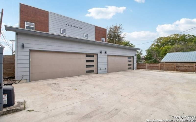 159 E DAVIS CT #102, San Antonio, TX 78209-6342, 3 Habitaciones Habitaciones , ,3 BañosBaños,Residential,En Venta,159 E DAVIS CT,0,1818180