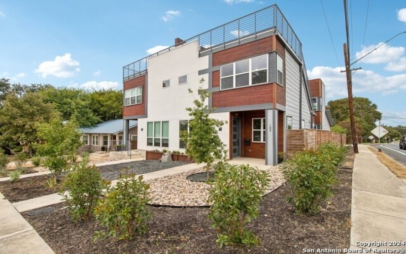 159 E DAVIS CT #102, San Antonio, TX 78209-6342, 3 Habitaciones Habitaciones , ,3 BañosBaños,Residential,En Venta,159 E DAVIS CT,0,1818180