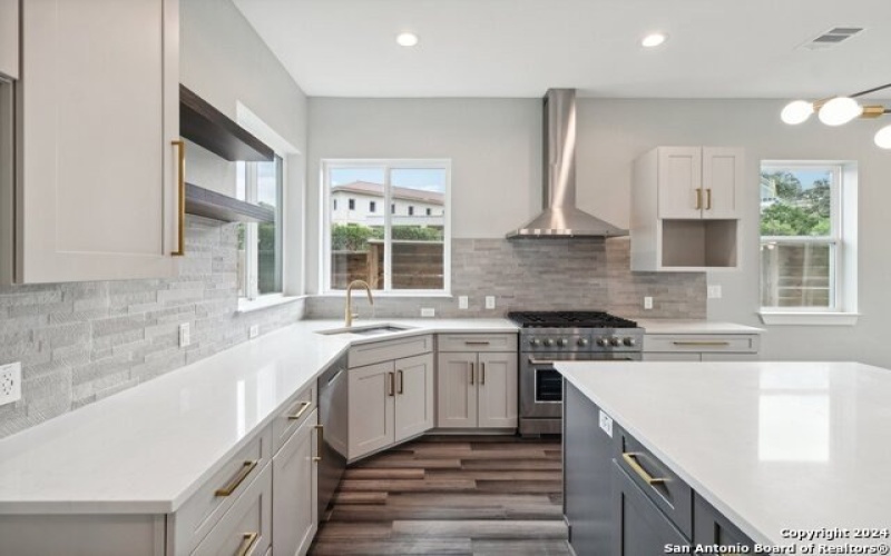 159 E DAVIS CT #102, San Antonio, TX 78209-6342, 3 Habitaciones Habitaciones , ,3 BañosBaños,Residential,En Venta,159 E DAVIS CT,0,1818180