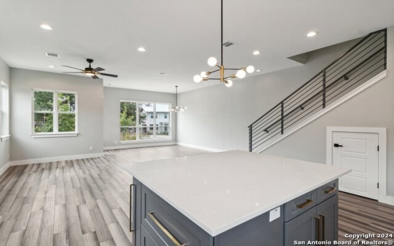 159 E DAVIS CT #102, San Antonio, TX 78209-6342, 3 Habitaciones Habitaciones , ,3 BañosBaños,Residential,En Venta,159 E DAVIS CT,0,1818180