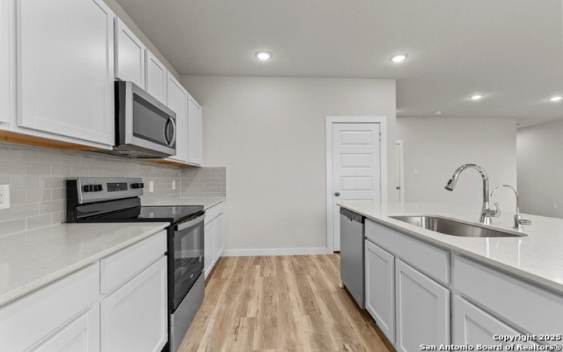 2559 RAMBO DRIVE, San Antonio, TX 78224, 3 Bedrooms Bedrooms, ,2 BathroomsBathrooms,Residential,For Sale,2559 RAMBO DRIVE,1819085