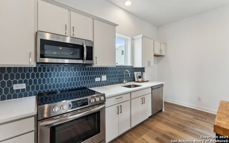 1735 W GRAMERCY PL #201, San Antonio, TX 78201-5099, 2 Habitaciones Habitaciones , ,2 BañosBaños,Residential,En Venta,1735 W GRAMERCY PL #201,0,1821272
