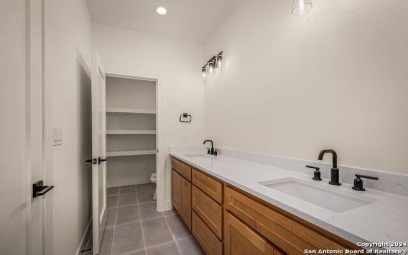1672 Hillcrest Forest, Canyon Lake, TX 78133, 3 Habitaciones Habitaciones , ,2 BañosBaños,Residential,En Venta,1672 Hillcrest Forest,1821846