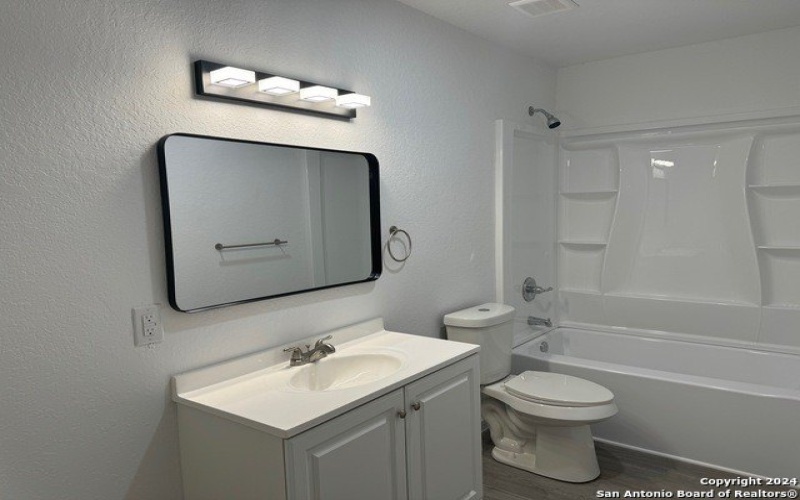 1006 County Road 4516, San Antonio, TX 78009, ,8 BathroomsBathrooms,Residential Multi Family,For Sale,1006 County Road 4516,1822156