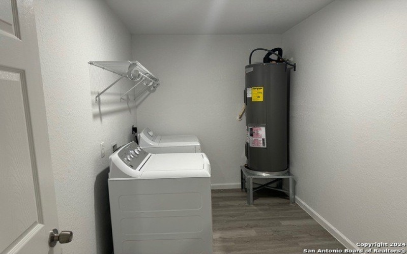 1006 County Road 4516, San Antonio, TX 78009, ,8 BathroomsBathrooms,Residential Multi Family,For Sale,1006 County Road 4516,1822156