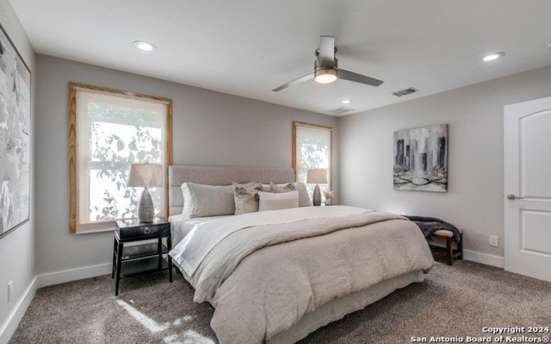 1012 N CHERRY ST, San Antonio, TX 78202, 3 Habitaciones Habitaciones , ,2 BañosBaños,Residential,En Venta,1012 N CHERRY ST,1823719