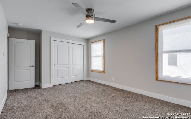 1012 N CHERRY ST, San Antonio, TX 78202, 3 Habitaciones Habitaciones , ,2 BañosBaños,Residential,En Venta,1012 N CHERRY ST,1823719