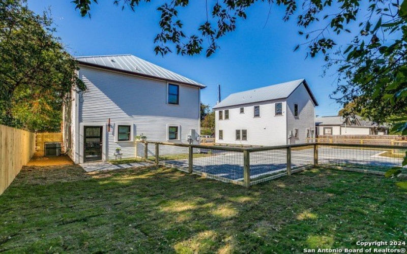 1012 N CHERRY ST, San Antonio, TX 78202, 3 Habitaciones Habitaciones , ,2 BañosBaños,Residential,En Venta,1012 N CHERRY ST,1823719