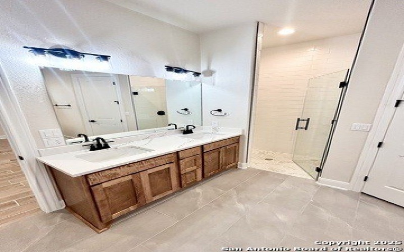 181 Pine Valley Dr, La Vernia, TX 78121, 3 Habitaciones Habitaciones , ,2 BañosBaños,Residential,En Venta,181 Pine Valley Dr,1825717