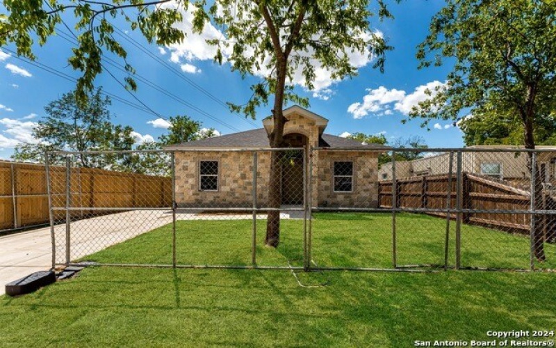 2115 SW 19TH ST, San Antonio, TX 78207, 3 Habitaciones Habitaciones , ,2 BañosBaños,Residential,En Venta,2115 SW 19TH ST,0,1838357