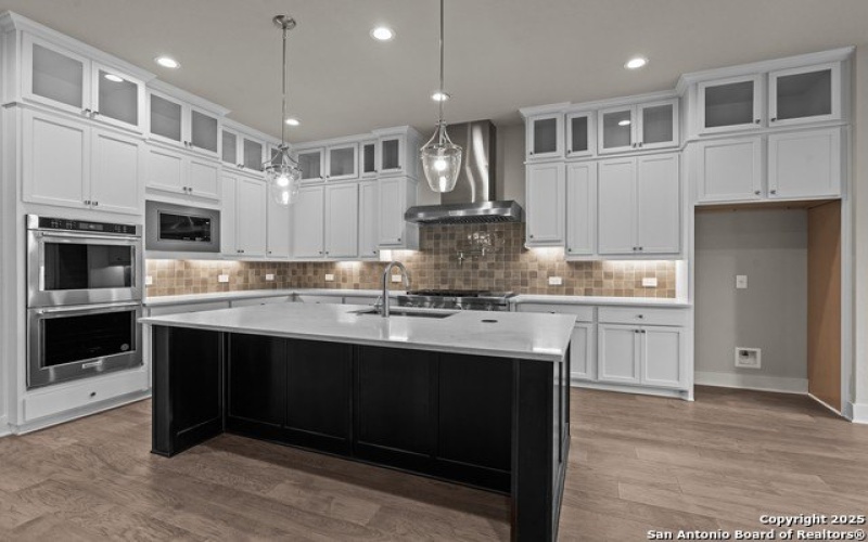 127 Alonzo, Boerne, TX 78006, 5 Bedrooms Bedrooms, ,6 BathroomsBathrooms,Residential,For Sale,127 Alonzo,0,1838487