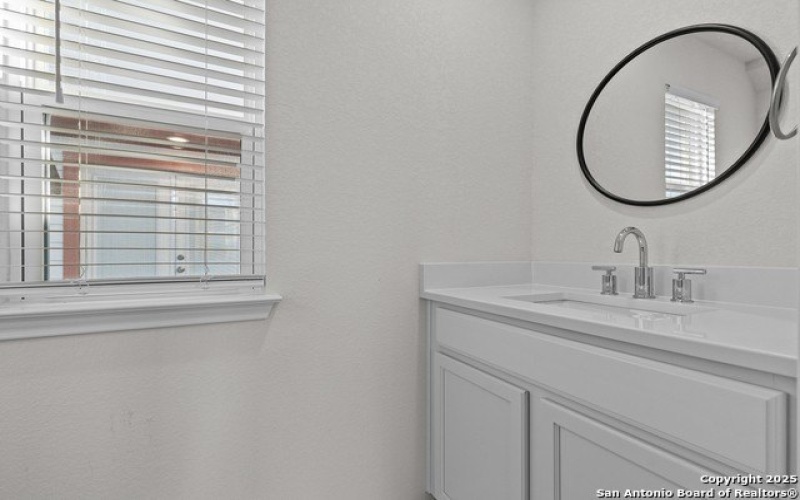 631 E Carolina St #4, San Antonio, TX 78210-1814, 2 Bedrooms Bedrooms, ,1 BathroomBathrooms,Residential,For Sale,631 E Carolina St,1834633