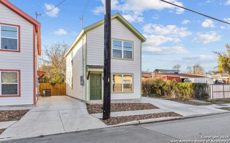 631 E Carolina St #4, San Antonio, TX 78210-1814, 2 Bedrooms Bedrooms, ,1 BathroomBathrooms,Residential,For Sale,631 E Carolina St,1834633