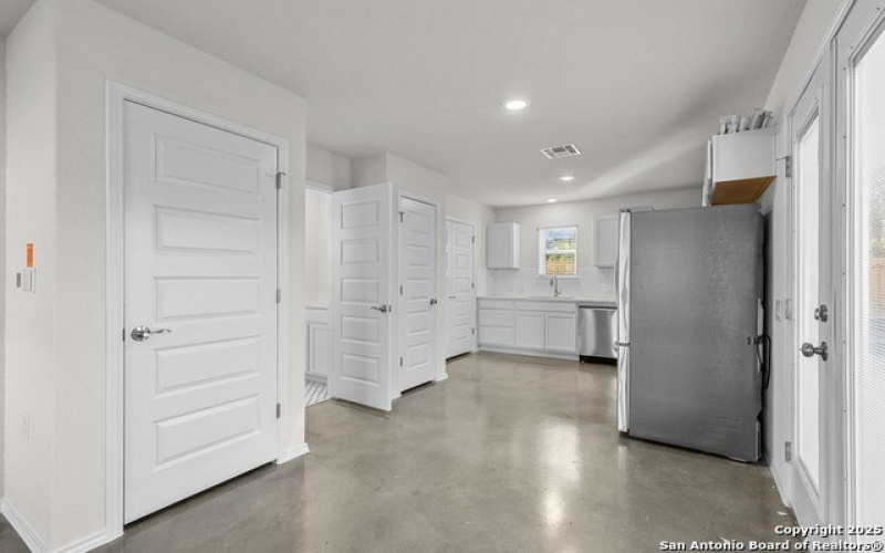 631 E Carolina St #4, San Antonio, TX 78210-1814, 2 Bedrooms Bedrooms, ,1 BathroomBathrooms,Residential,For Sale,631 E Carolina St,1834633