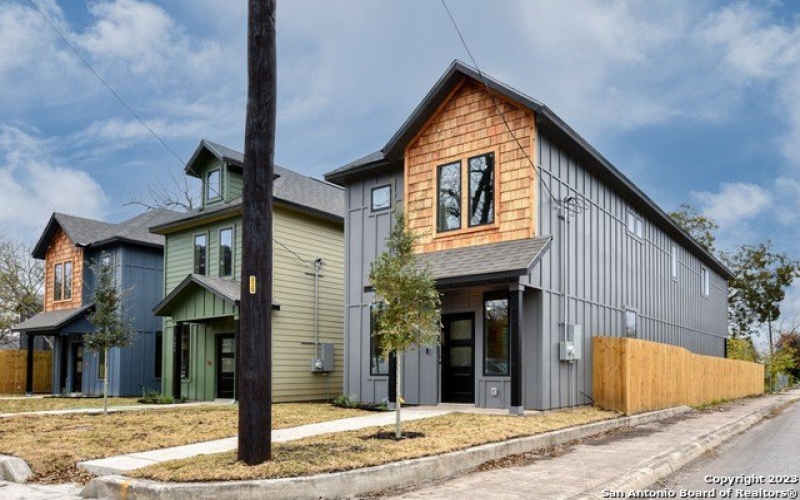 1659 N Center Street, San Antonio, TX 78202, 3 Bedrooms Bedrooms, ,2 BathroomsBathrooms,Residential,For Sale,1659 N Center Street,1835647