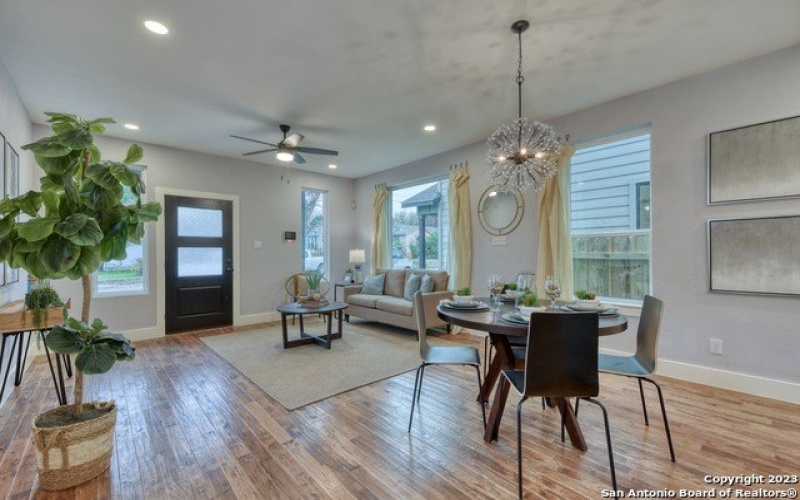 1659 N Center Street, San Antonio, TX 78202, 3 Bedrooms Bedrooms, ,2 BathroomsBathrooms,Residential,For Sale,1659 N Center Street,1835647