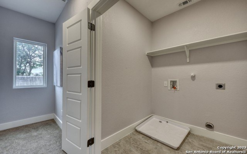 1659 N Center Street, San Antonio, TX 78202, 3 Bedrooms Bedrooms, ,2 BathroomsBathrooms,Residential,For Sale,1659 N Center Street,1835647