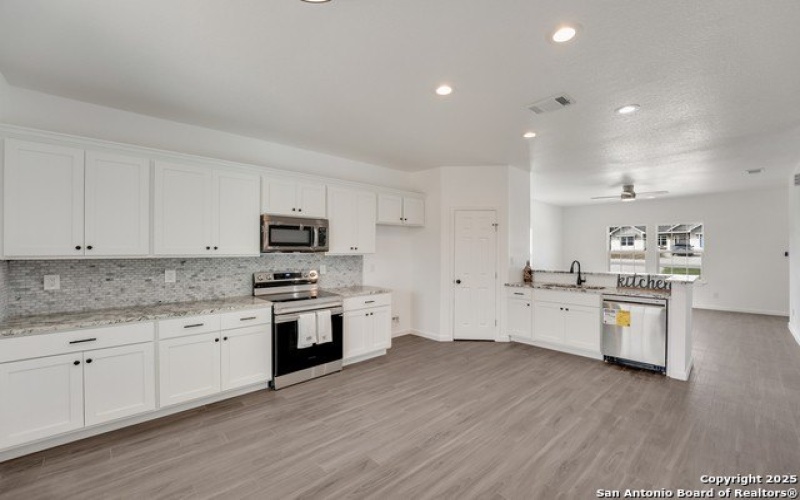 1734 BLUERIDGE DR, Canyon Lake, TX 78133, 3 Habitaciones Habitaciones , ,2 BañosBaños,Residential,En Venta,1734 BLUERIDGE DR,1835779