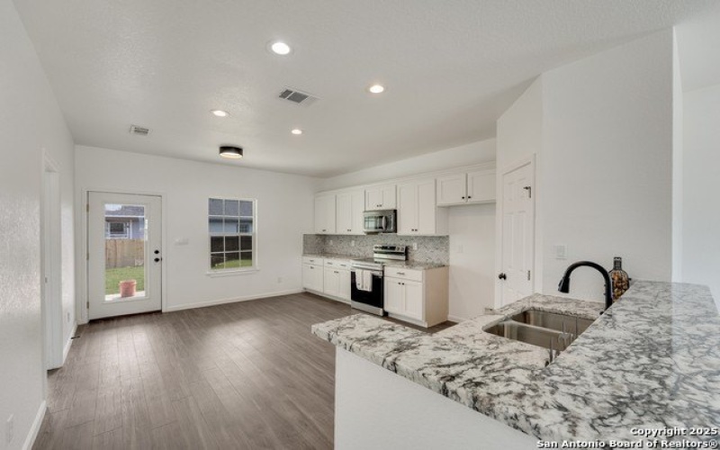 1734 BLUERIDGE DR, Canyon Lake, TX 78133, 3 Habitaciones Habitaciones , ,2 BañosBaños,Residential,En Venta,1734 BLUERIDGE DR,1835779