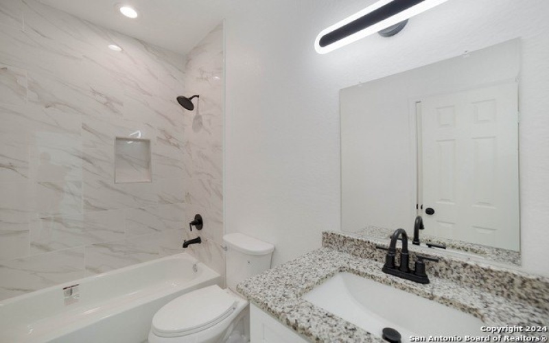 1032 BLUERIDGE DR, Canyon Lake, TX 78133, 3 Habitaciones Habitaciones , ,2 BañosBaños,Residential,En Venta,1032 BLUERIDGE DR,1835780