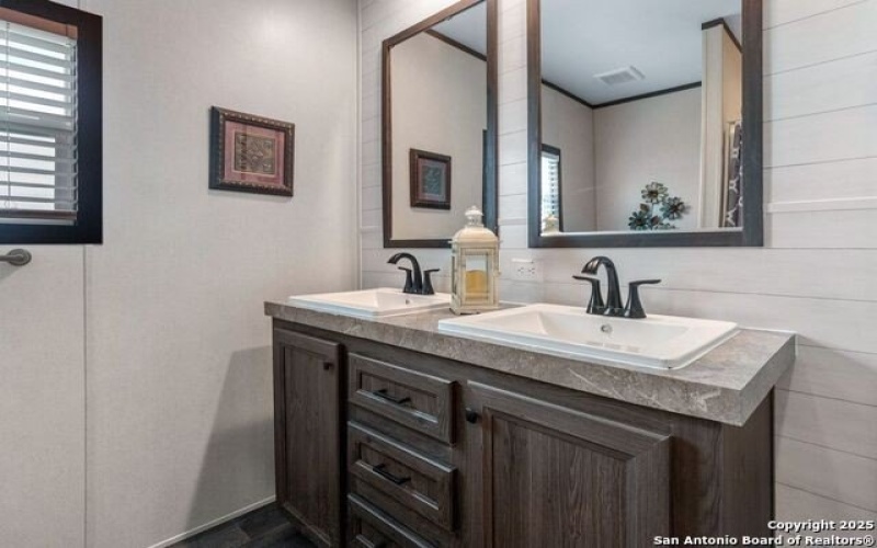 4917 Bronco Way, San Marcos, TX 78666, 5 Bedrooms Bedrooms, ,3 BathroomsBathrooms,Residential,For Sale,4917 Bronco Way,1836383
