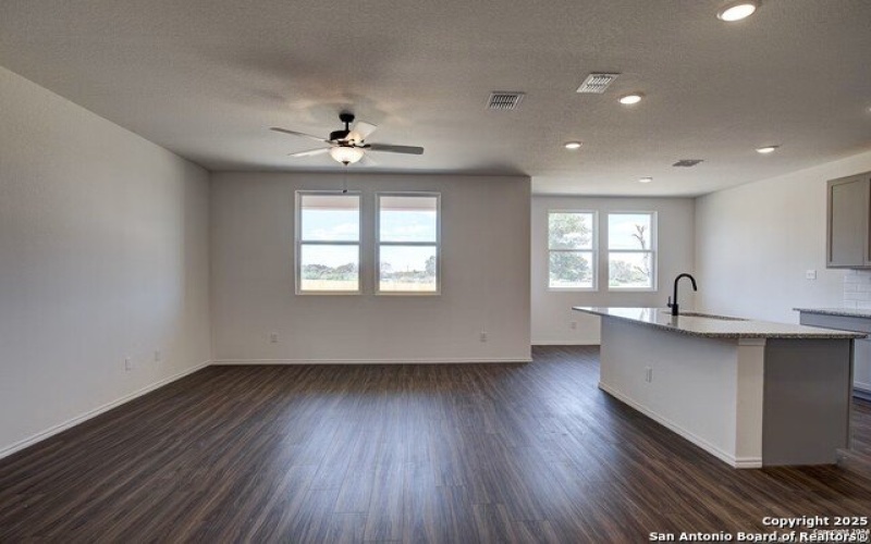 3448 Meteor Night, Converse, TX 78109, 3 Habitaciones Habitaciones , ,2 BañosBaños,Residential,En Venta,3448 Meteor Night,1844806
