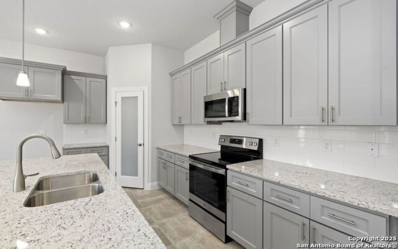 809 Lee Elsik, Seguin, TX 78155, 3 Bedrooms Bedrooms, ,2 BathroomsBathrooms,Residential,For Sale,809 Lee Elsik,1844869