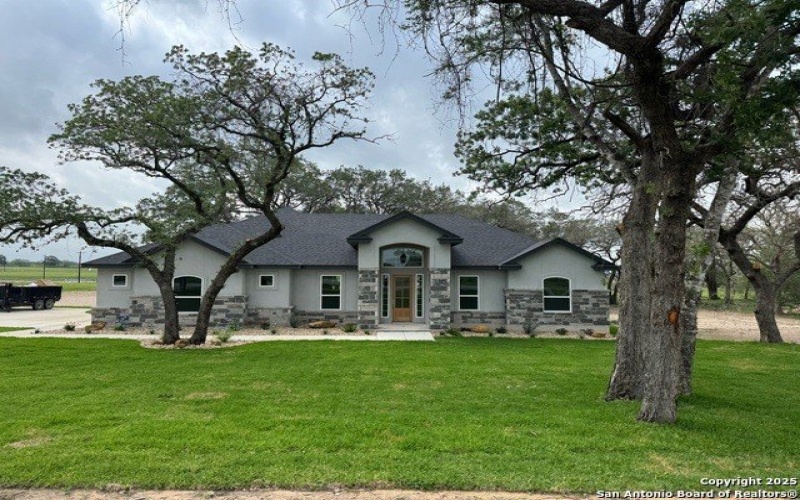 692 County Road 320, Floresville, TX 78114, 3 Habitaciones Habitaciones , ,2 BañosBaños,Residential,En Venta,692 County Road 320,1845197