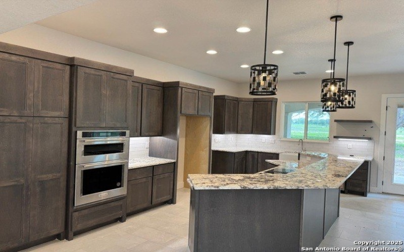 692 County Road 320, Floresville, TX 78114, 3 Habitaciones Habitaciones , ,2 BañosBaños,Residential,En Venta,692 County Road 320,1845197