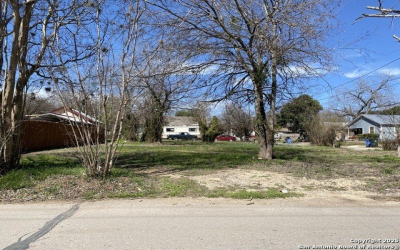 402 W Ireland, Seguin, TX 78155, 3 Bedrooms Bedrooms, ,2 BathroomsBathrooms,Residential,For Sale,402 W Ireland,1845655