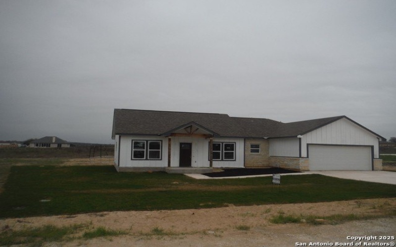 202 Colonial, La Vernia, TX 78121, 3 Bedrooms Bedrooms, ,2 BathroomsBathrooms,Residential,For Sale,202 Colonial,1847270
