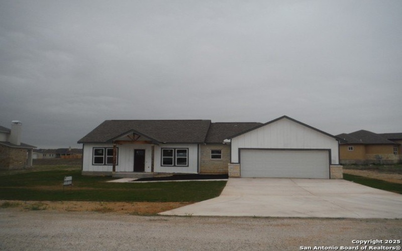 202 Colonial, La Vernia, TX 78121, 3 Bedrooms Bedrooms, ,2 BathroomsBathrooms,Residential,For Sale,202 Colonial,1847270
