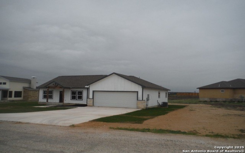 202 Colonial, La Vernia, TX 78121, 3 Bedrooms Bedrooms, ,2 BathroomsBathrooms,Residential,For Sale,202 Colonial,1847270