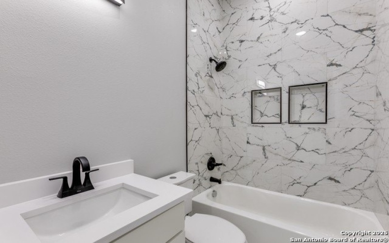 485 Post Oak, Gonzales, TX 78629, 4 Bedrooms Bedrooms, ,3 BathroomsBathrooms,Residential,For Sale,485 Post Oak,1847352