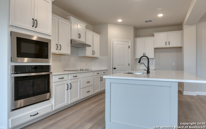 118 Heidi Hill, Castroville, TX 78009, 3 Bedrooms Bedrooms, ,2 BathroomsBathrooms,Residential,For Sale,118 Heidi Hill,1839874