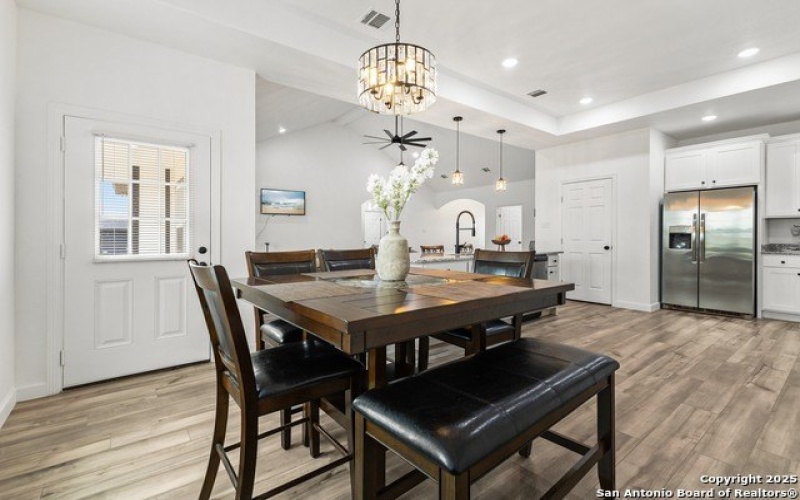 105 Hidden Cove, Floresville, TX 78114-0059, 4 Habitaciones Habitaciones , ,2 BañosBaños,Residential,En Venta,105 Hidden Cove,0,1840136