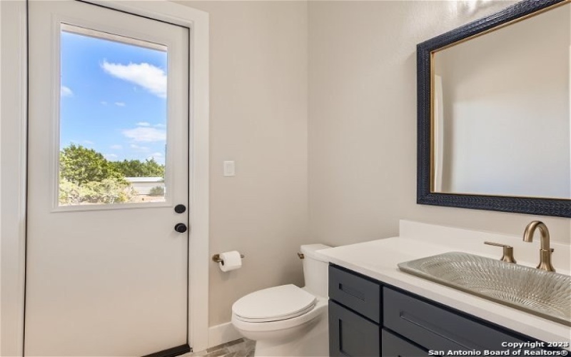 103 RIVER MTN DR, Boerne, TX 78006-2574, 4 Habitaciones Habitaciones , ,3 BañosBaños,Residential,En Venta,103 RIVER MTN DR,1840147